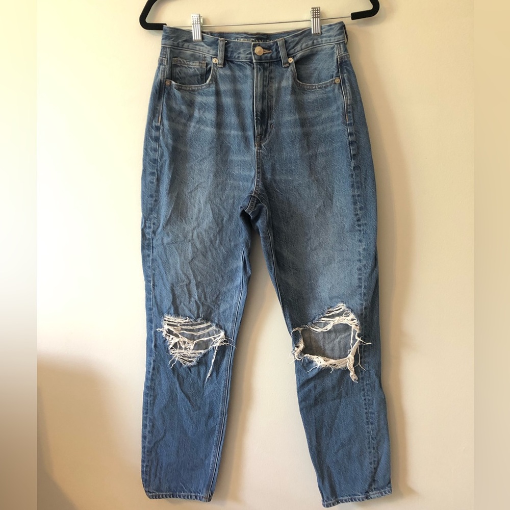 American Eagle Highest Rise Mom Jean Size 4